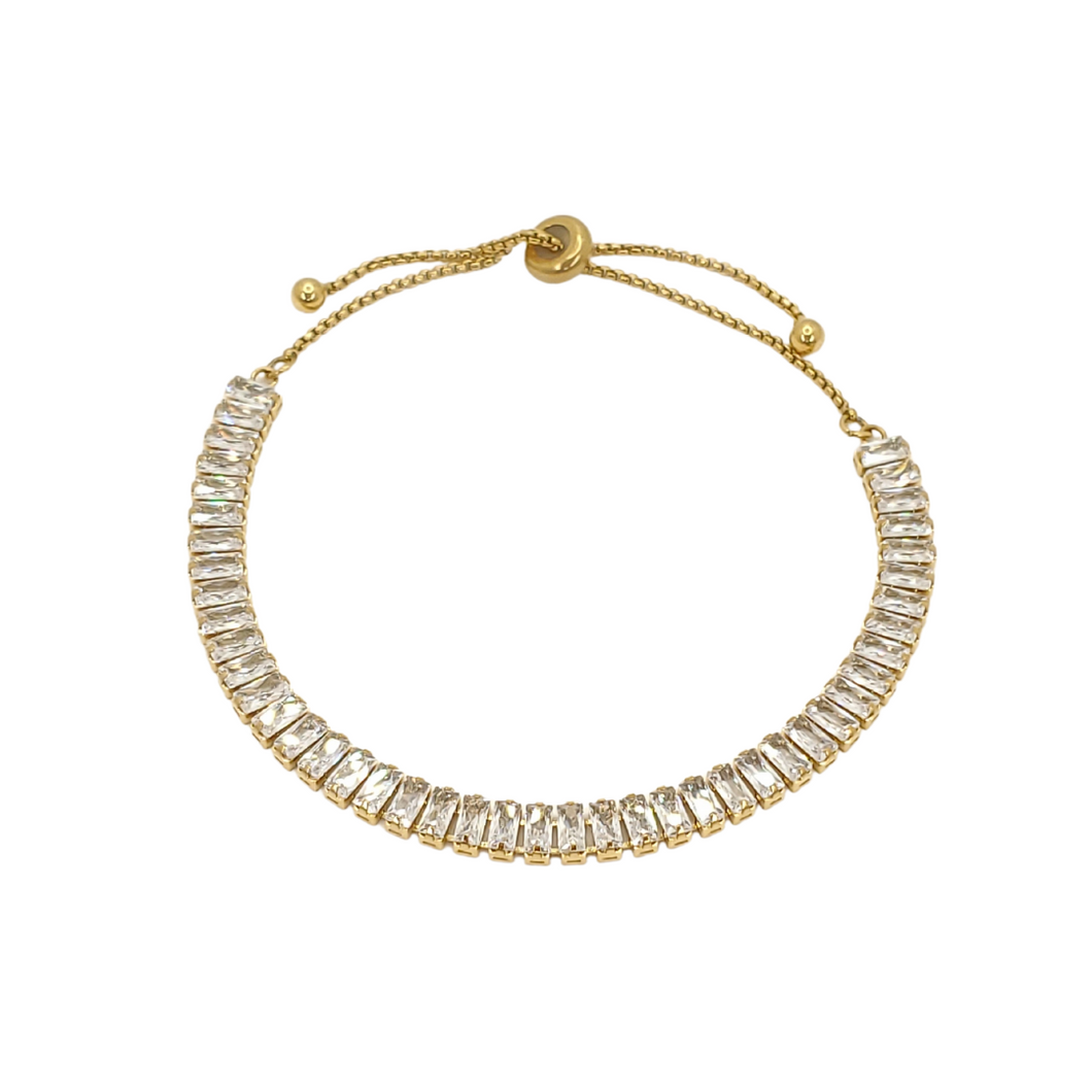 Samantha Bracelet, a timeless yet versatile piece of jewelry, is a must-have accessory for every woman. This delicate and feminine bracelet adds the perfect amount of sparkle and can be worn on any wrist size.