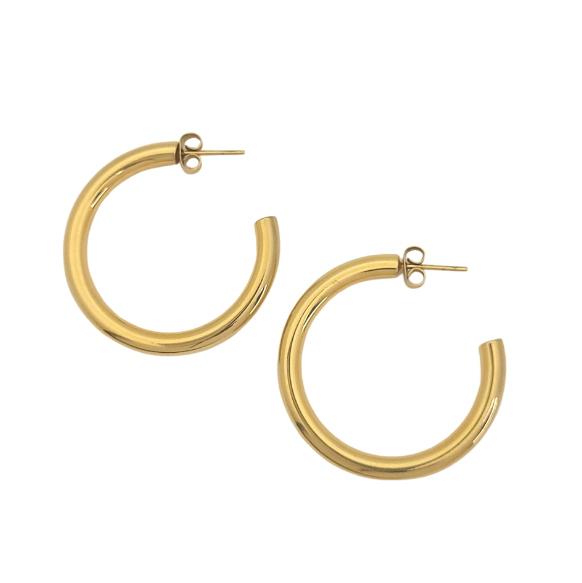 Show off your personal style with the simplicity of our Amada hoops. The classic hollow tube design is lightweight, making it easy to wear all day long. These hoops are a staple of any earring collection.