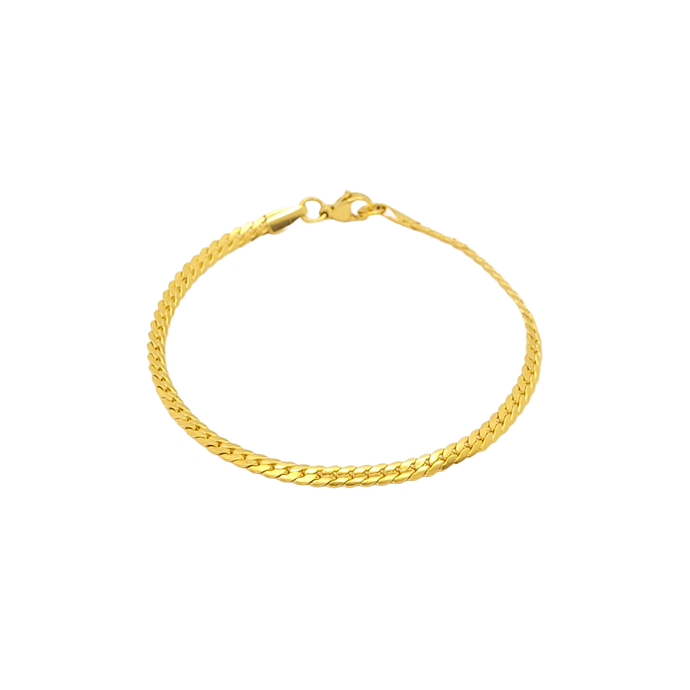 This flat curb chain bracelet is the perfect companion for your everyday style. The bracelet features a fine chain and comfortable fit, which makes it perfect to pair with other bracelets or wear on its own. Wear it every single day. 